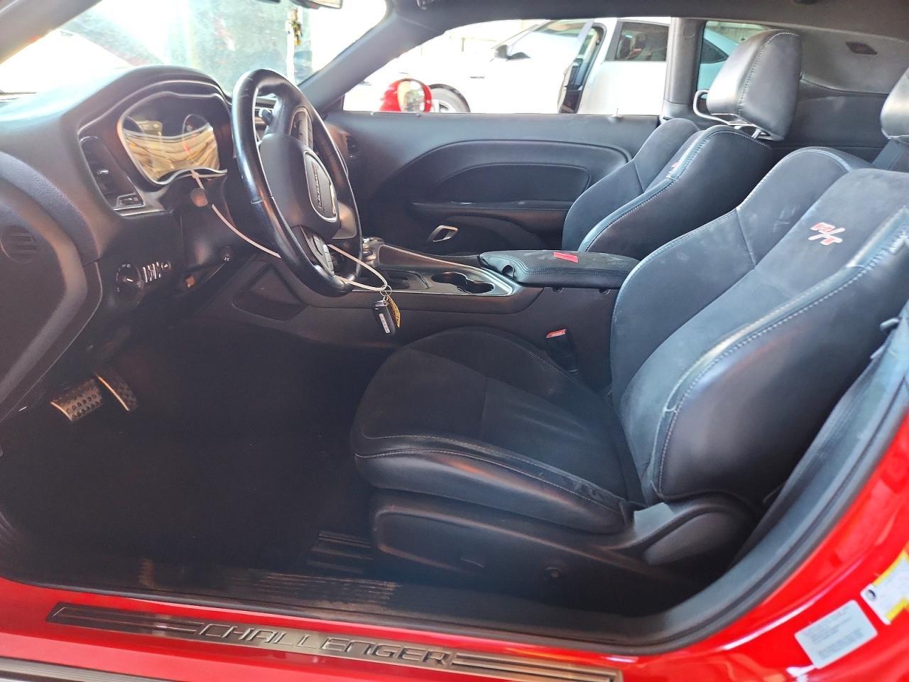 2016 Dodge Challenger R/T - zdjęcie 7
