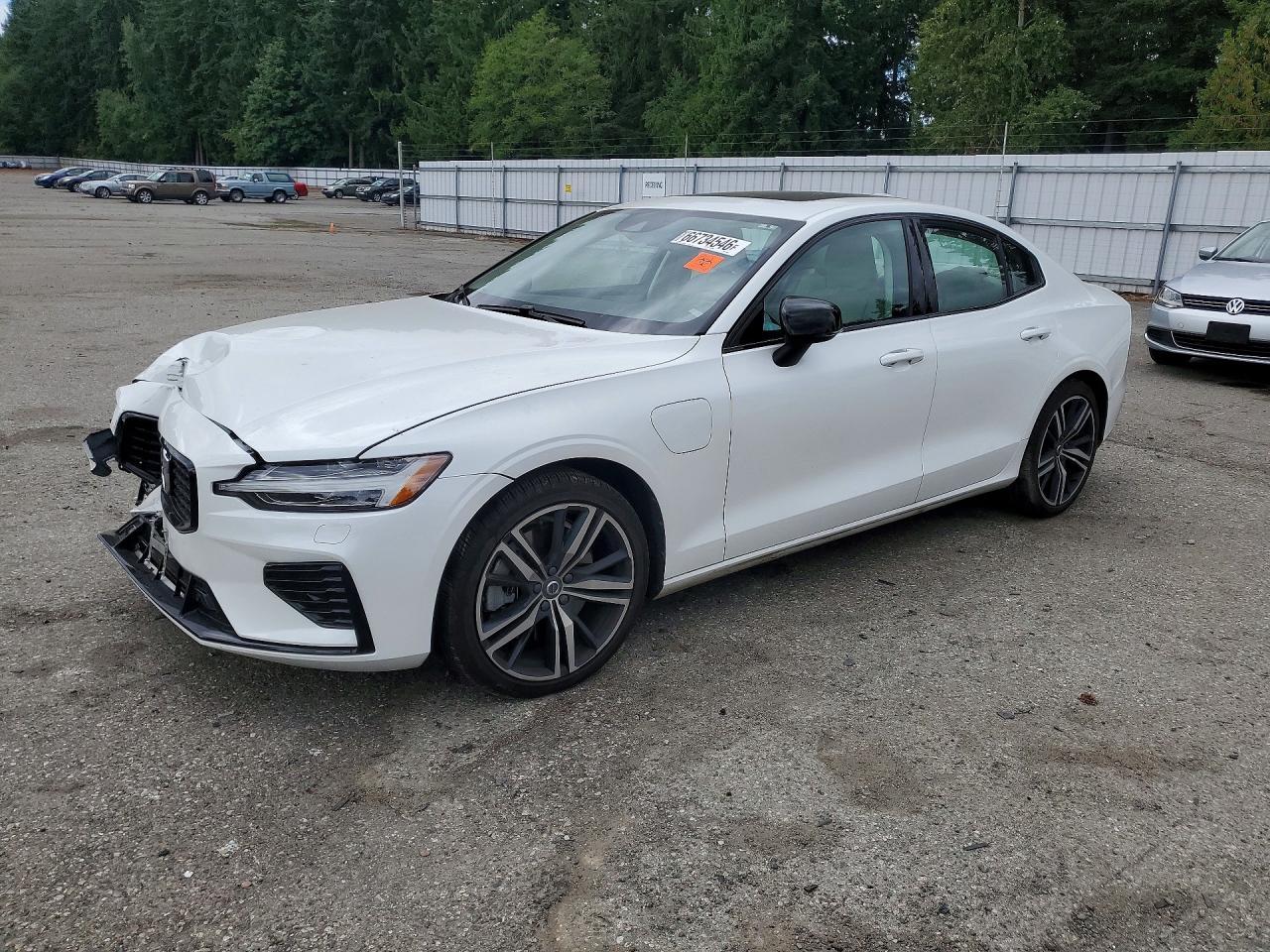 2022 Volvo S60 T8 Recharge R-Design Expressio - zdjęcie główne
