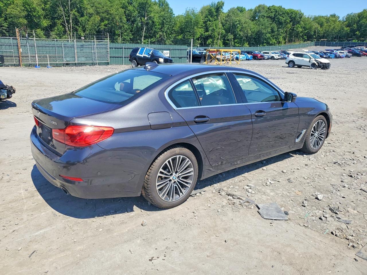 2020 BMW Seria 5 530i - zdjęcie 3