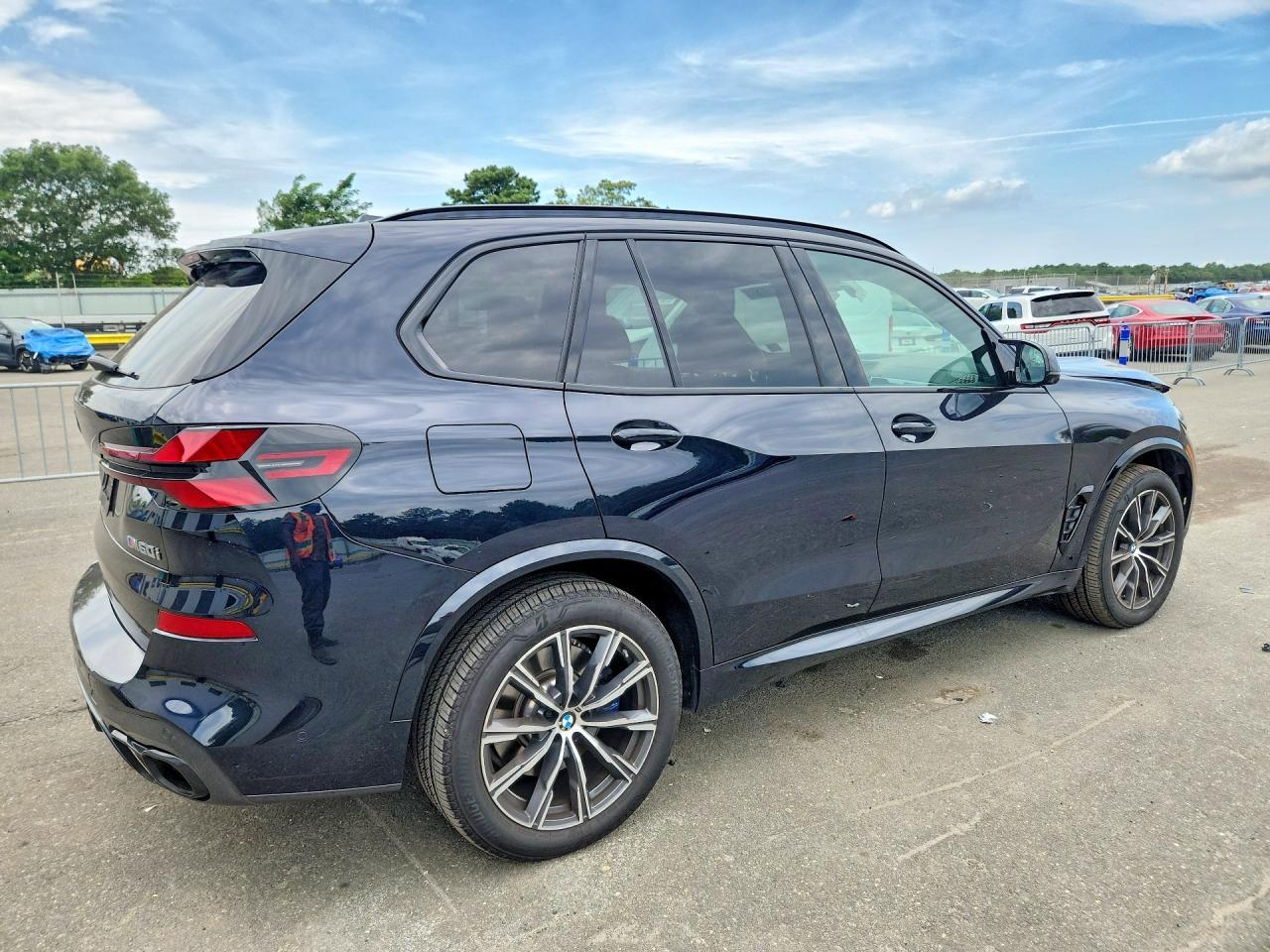 2026 BMW X5 M60I - zdjęcie 3