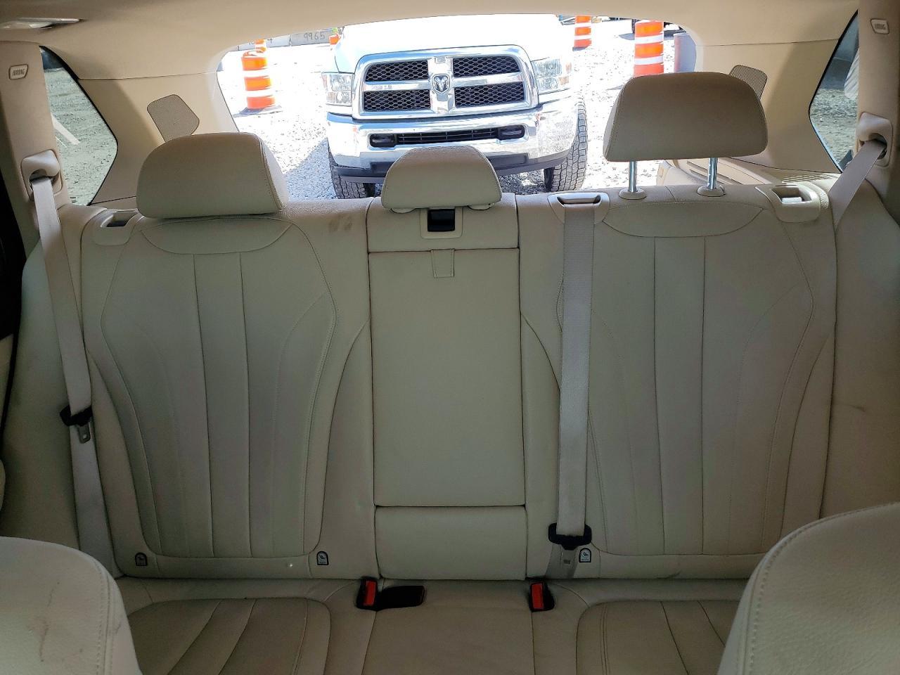 2015 BMW X5 xDrive35D - zdjęcie 10