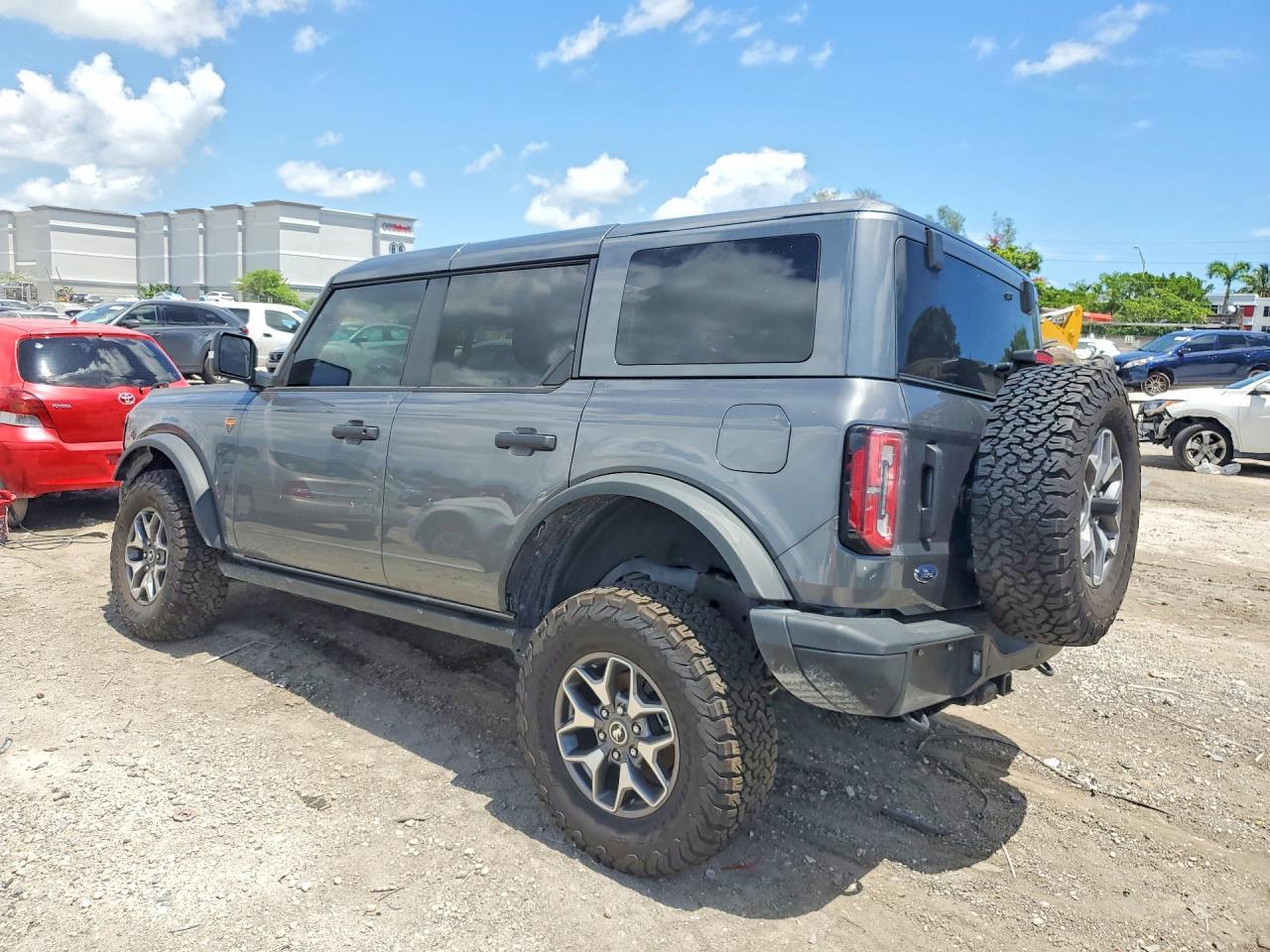 2025 Ford Bronco Badlands - zdjęcie 2