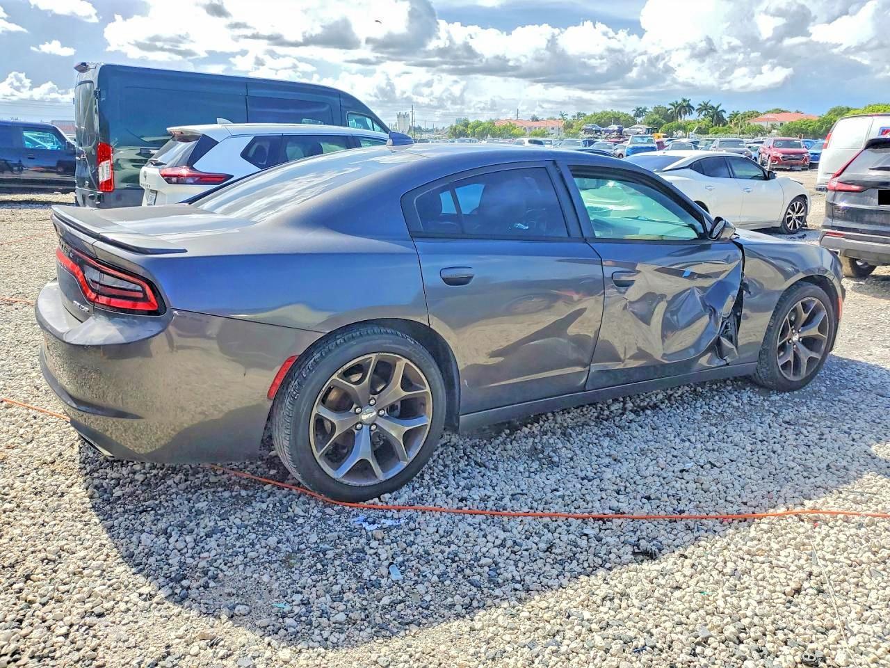 2016 Dodge Charger Sxt - zdjęcie 3