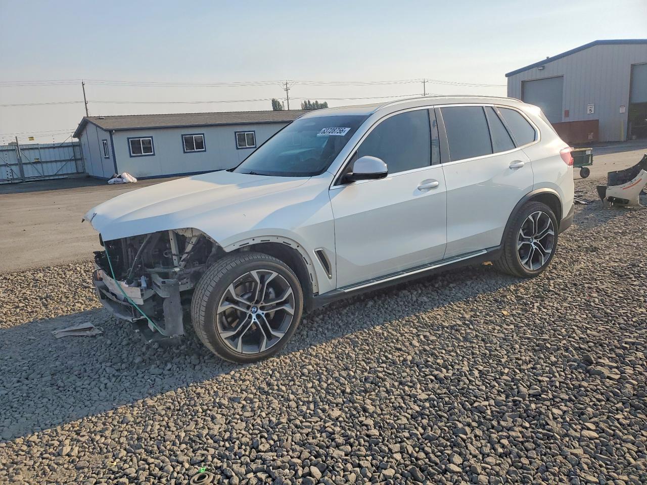 2021 BMW X5 xDrive40I - zdjęcie główne