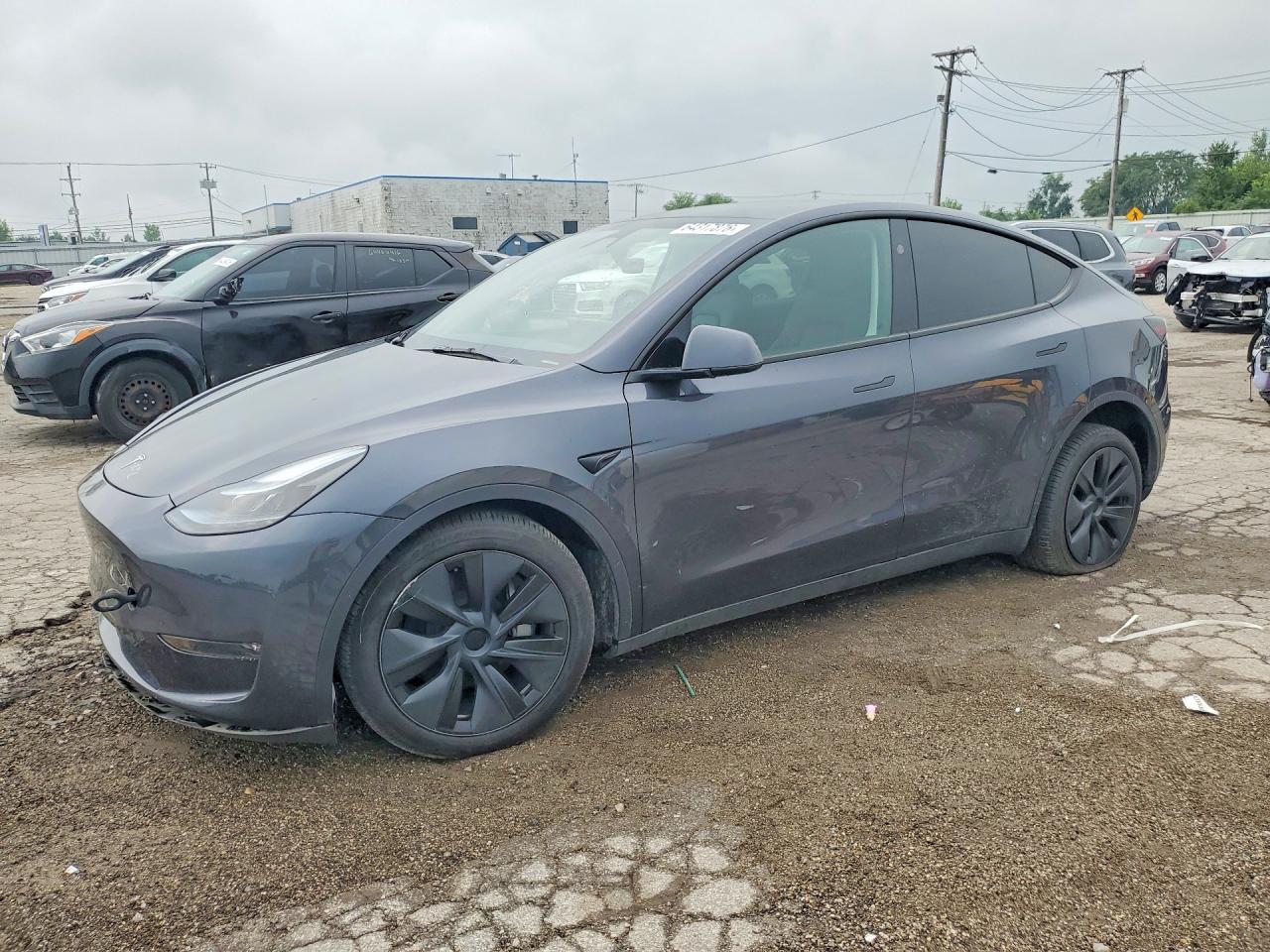 2025 Tesla Model Y - zdjęcie główne