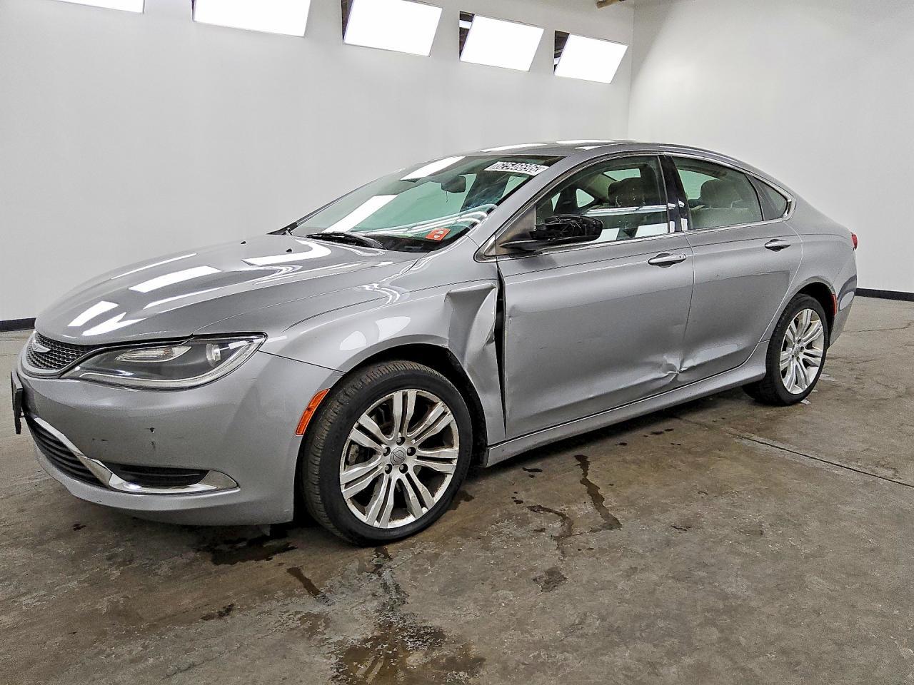 2015 Chrysler 200 Limited - zdjęcie główne