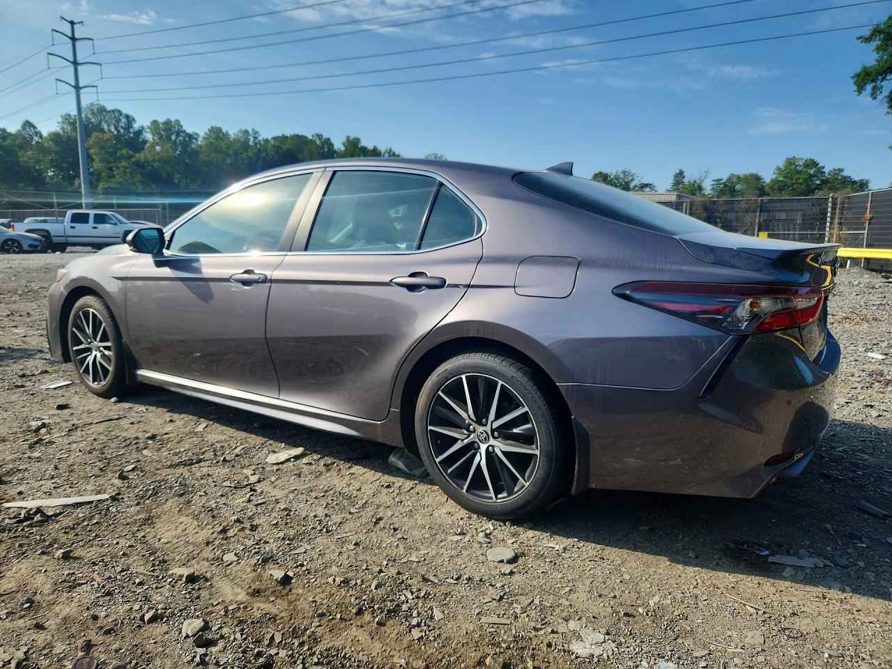 2022 Toyota Camry Hybrid Se - zdjęcie 2