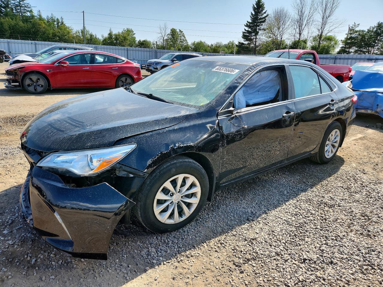 2015 Toyota Camry Le - zdjęcie główne