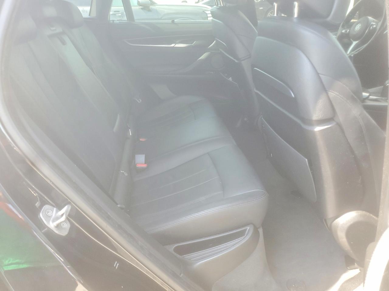 2016 BMW X6 xDrive50I - zdjęcie 11