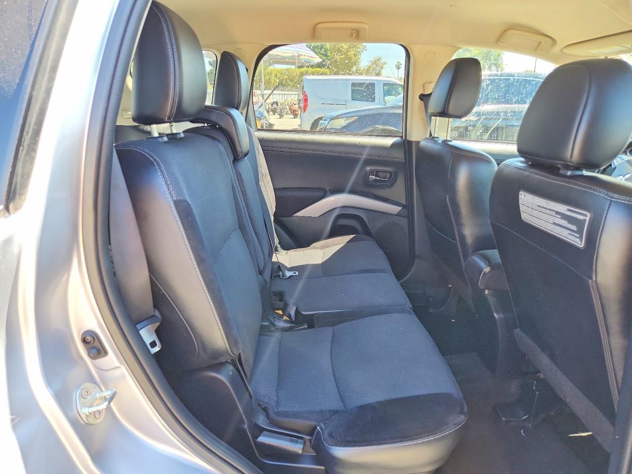 2013 Mitsubishi Outlander Gt - zdjęcie 11