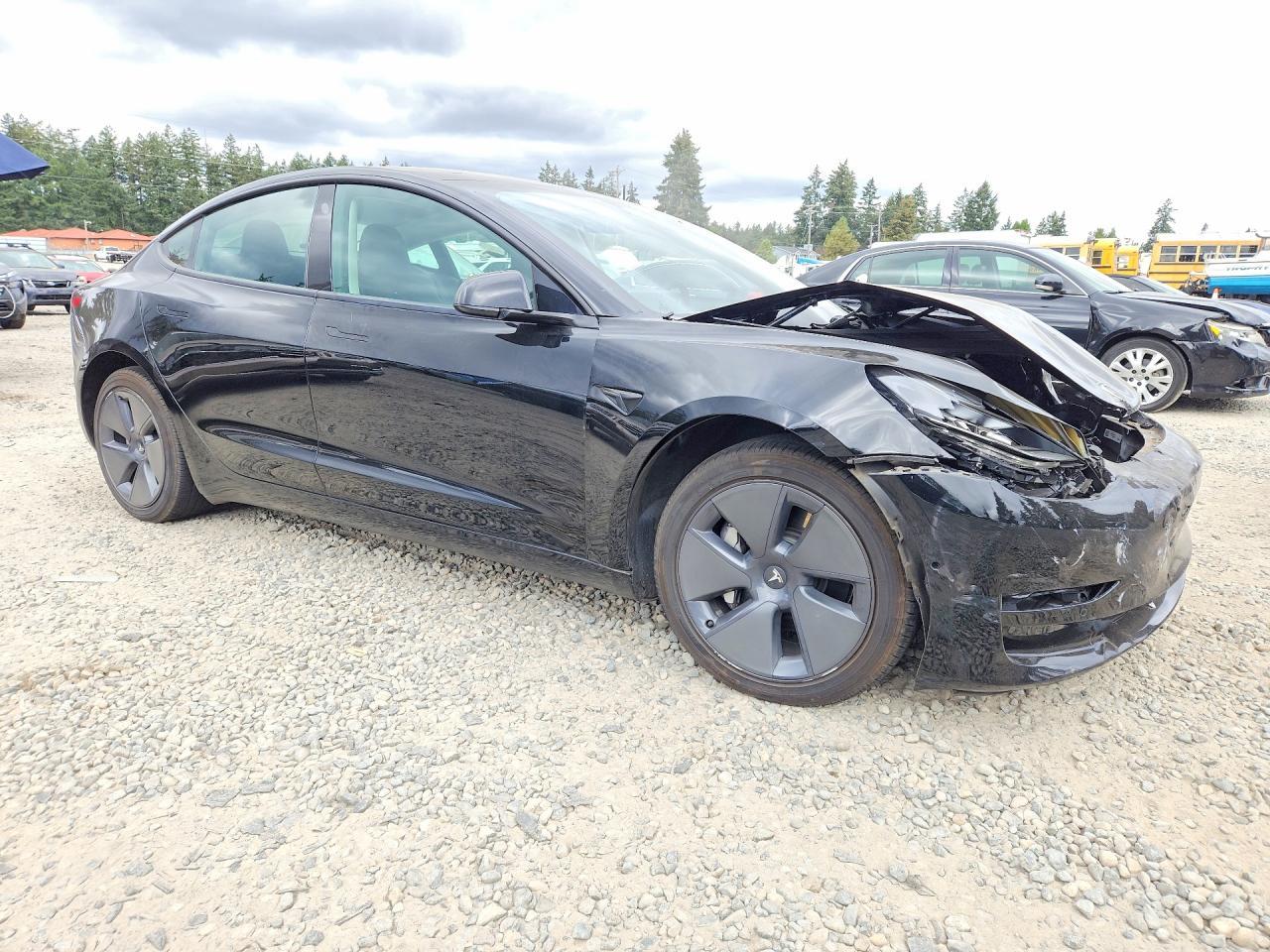 2022 Tesla Model 3 - zdjęcie 4