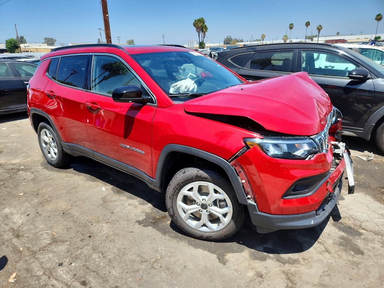 2025 Jeep Compass Latitude - zdjęcie 4