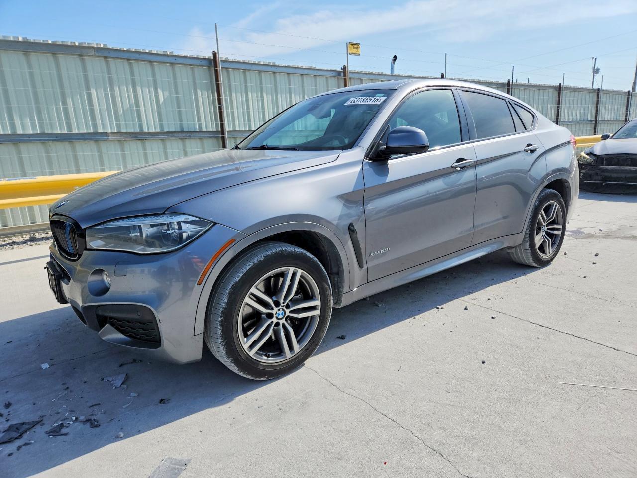 2016 BMW X6 xDrive50I - zdjęcie główne
