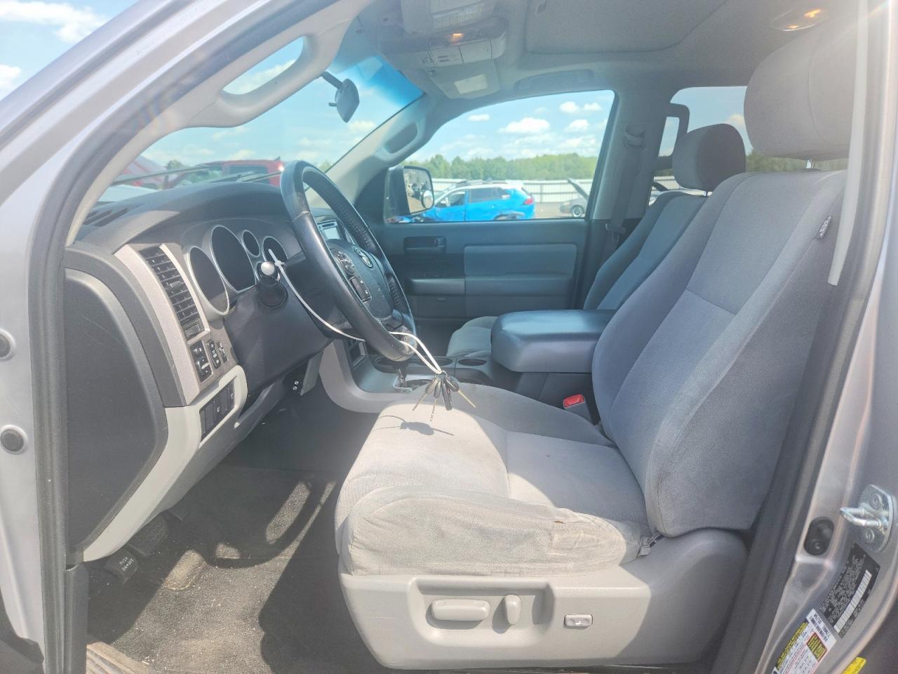 2013 Toyota Sequoia Sr5 - zdjęcie 7