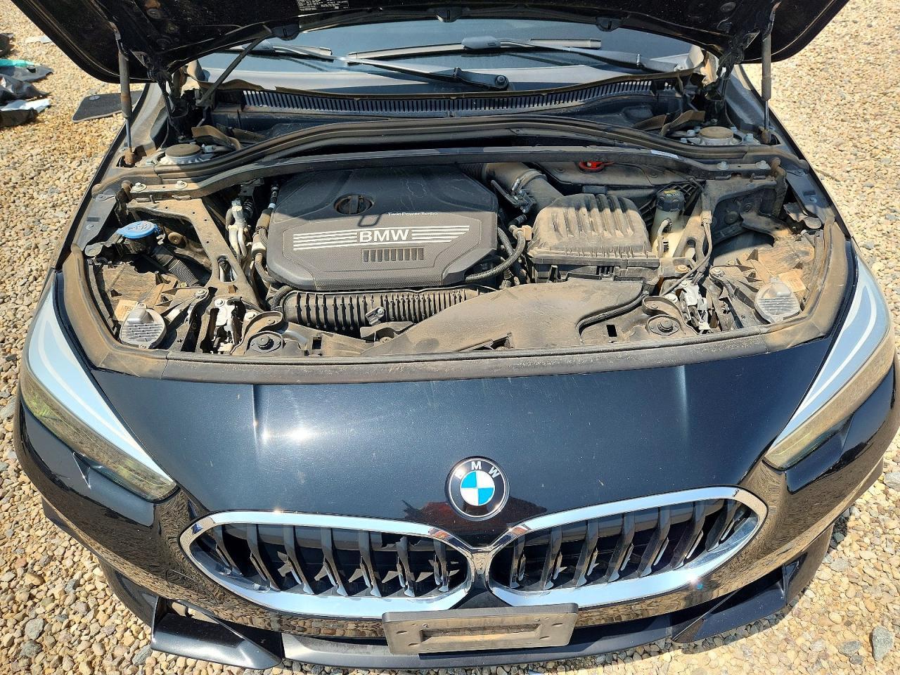 2022 BMW 228Xi - zdjęcie 11