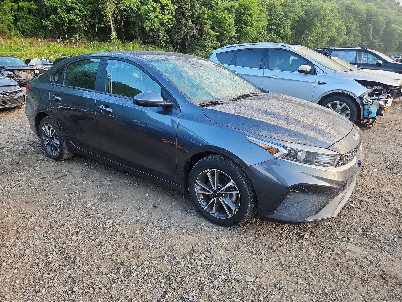 2024 Kia Forte Lxs - zdjęcie 4