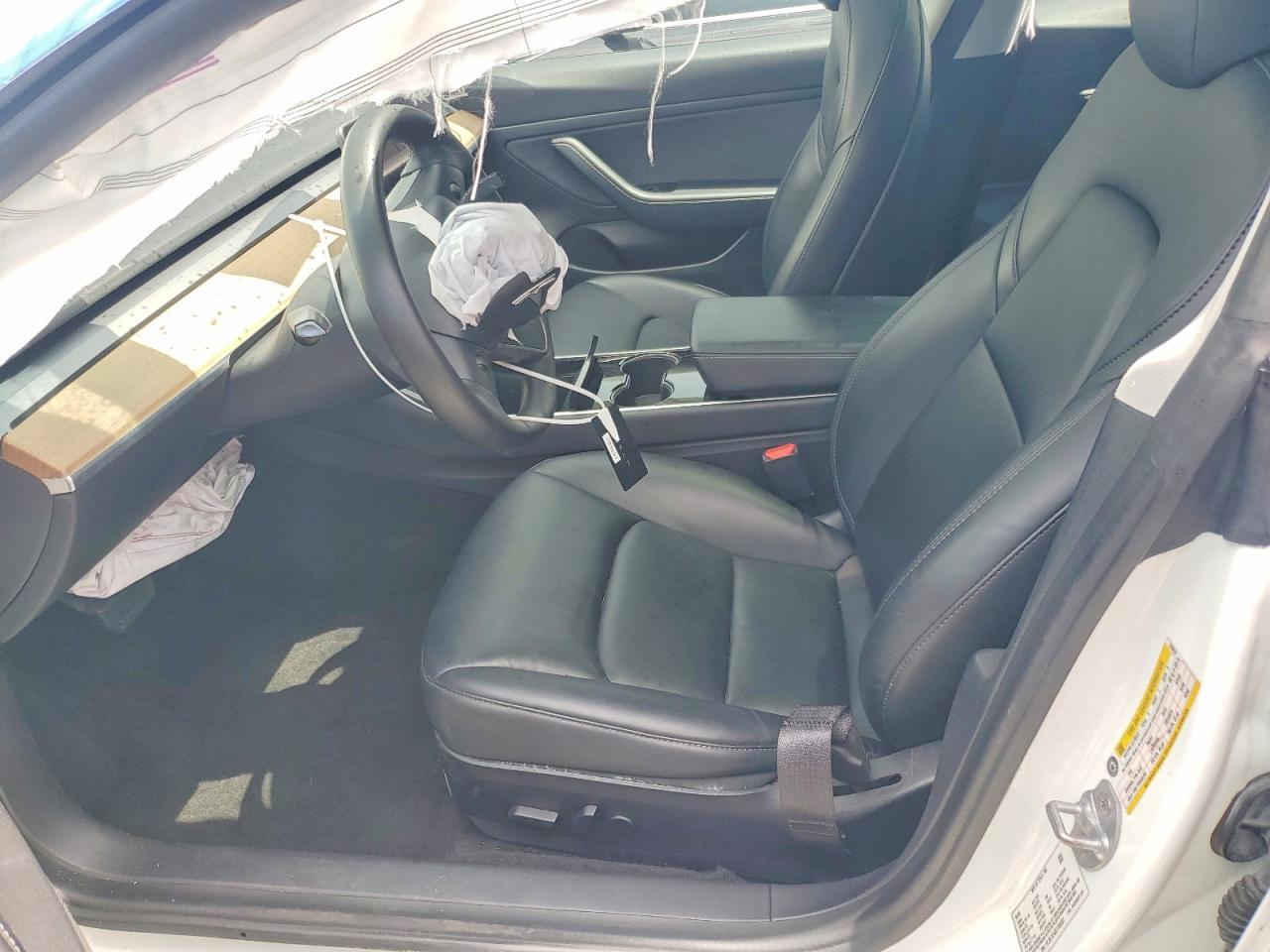 2020 Tesla Model 3 - zdjęcie 7
