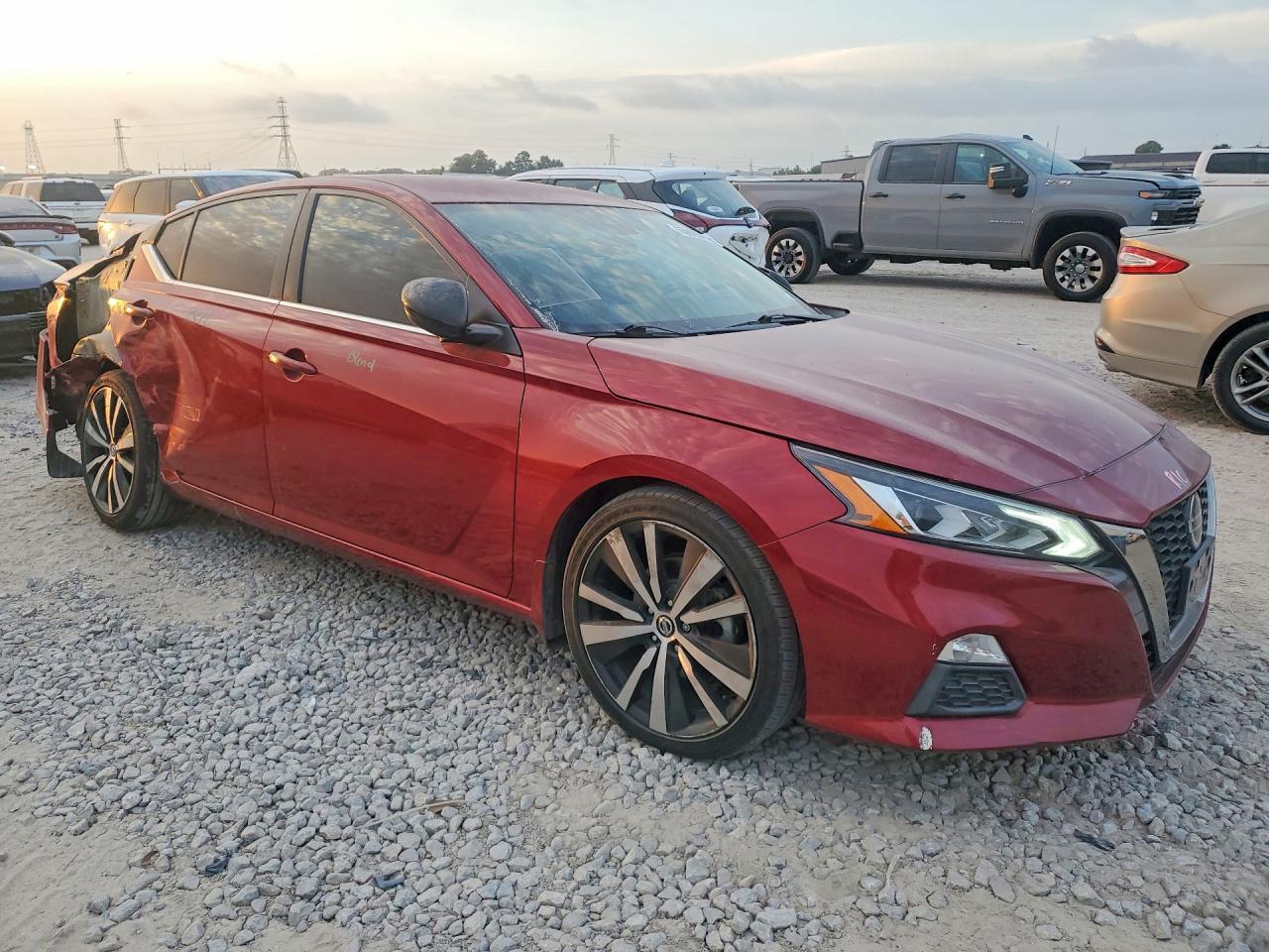 2020 Nissan Altima Sr - zdjęcie 4