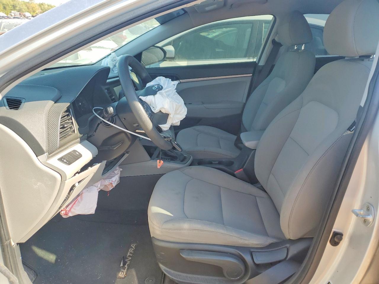 2019 Hyundai Elantra Se - zdjęcie 7