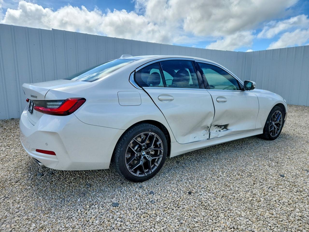 2026 BMW Seria 3 330i - zdjęcie 3