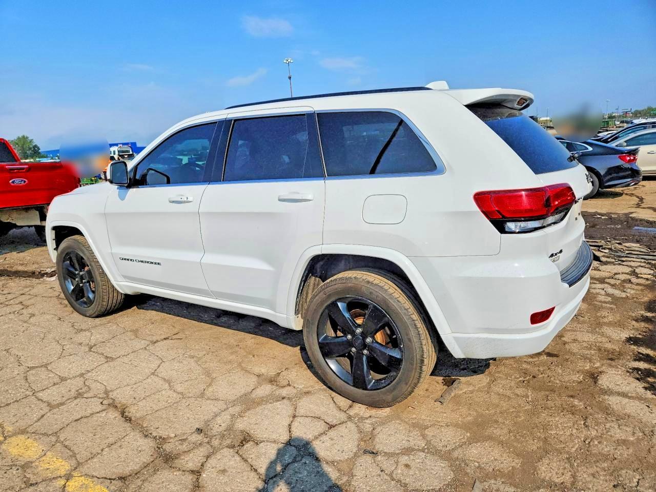 2015 Jeep Grand Cherokee Laredo - zdjęcie 2