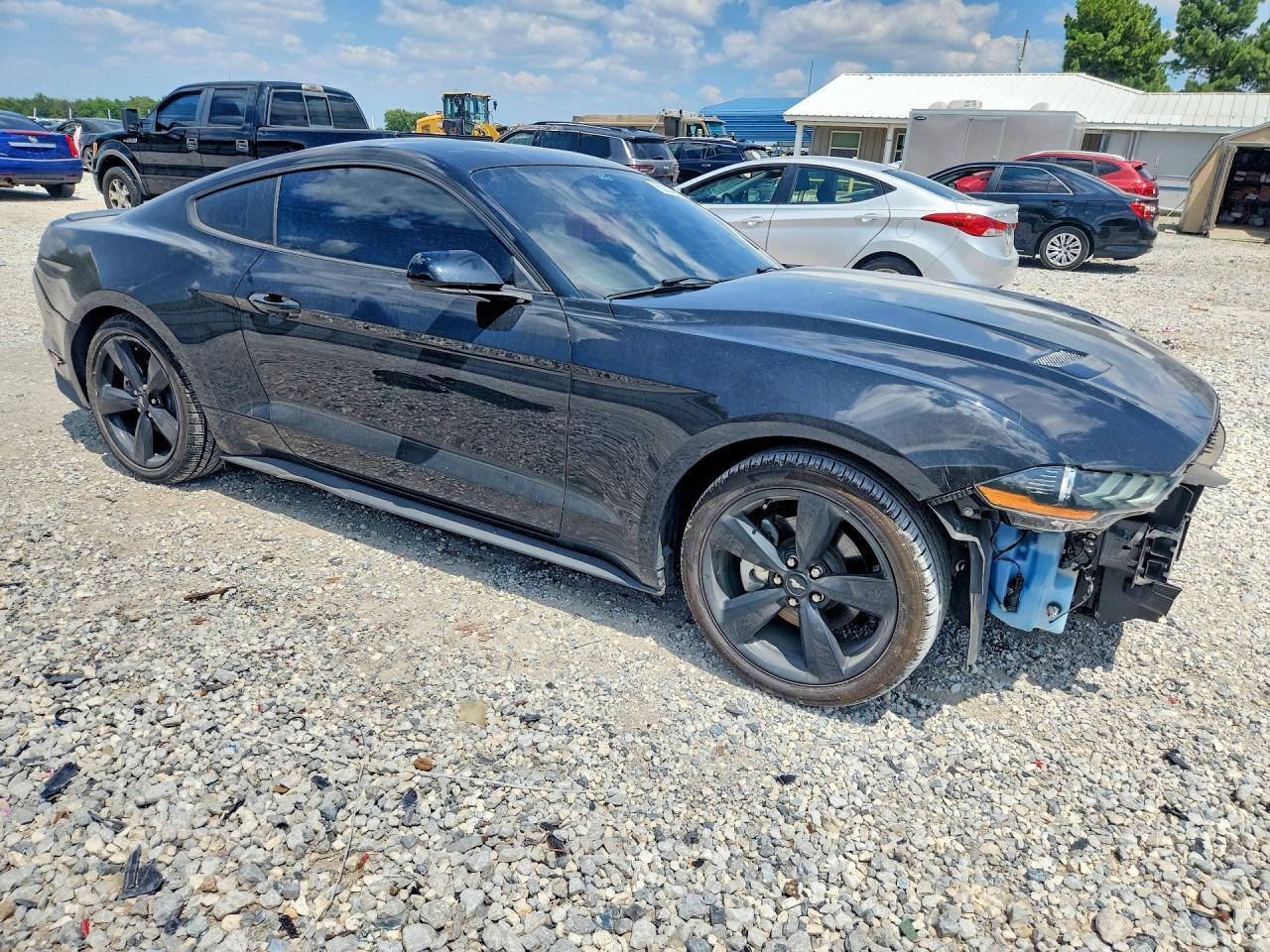 2022 Ford Mustang - zdjęcie 4