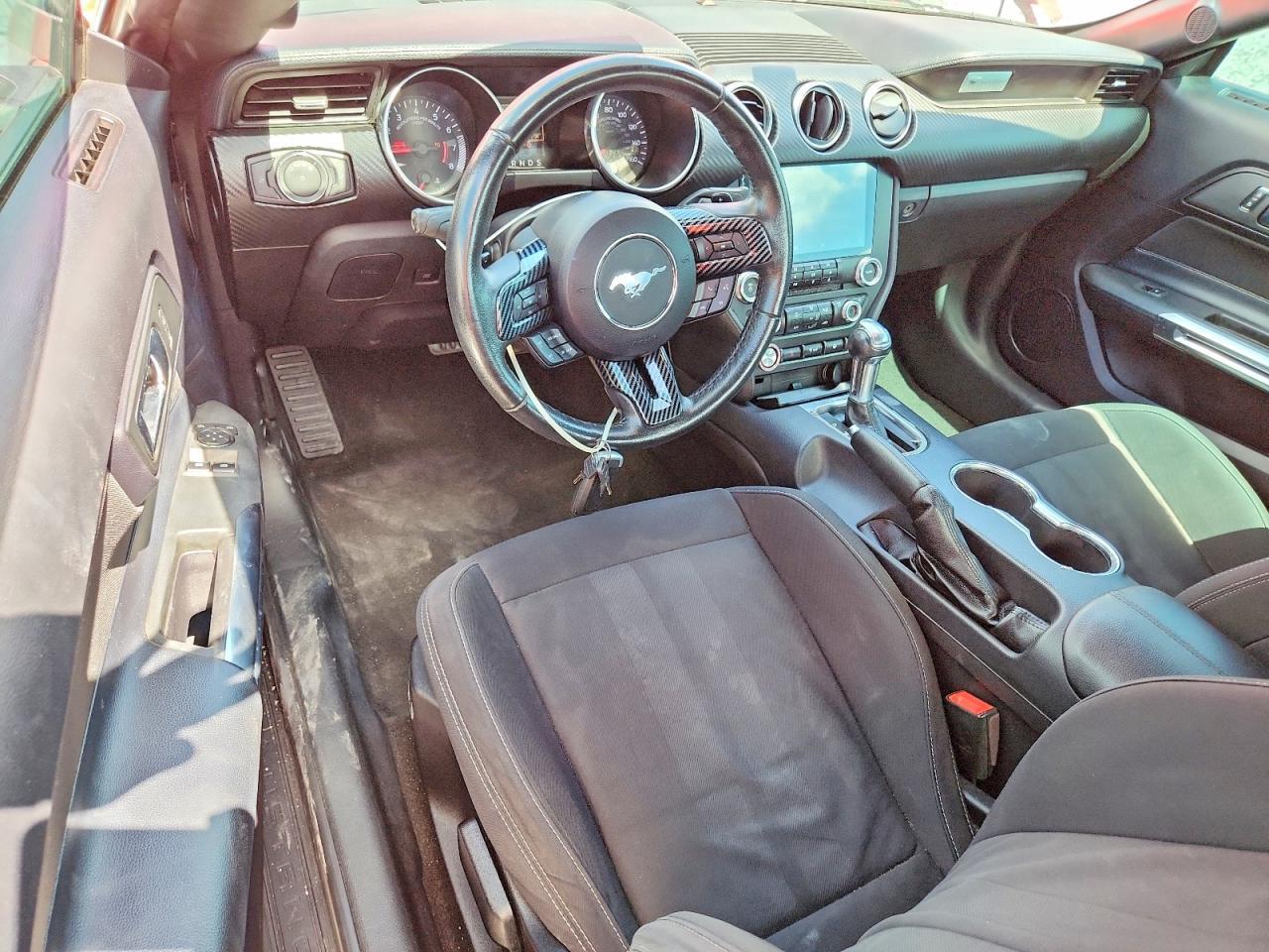 2019 Ford Mustang - zdjęcie 4