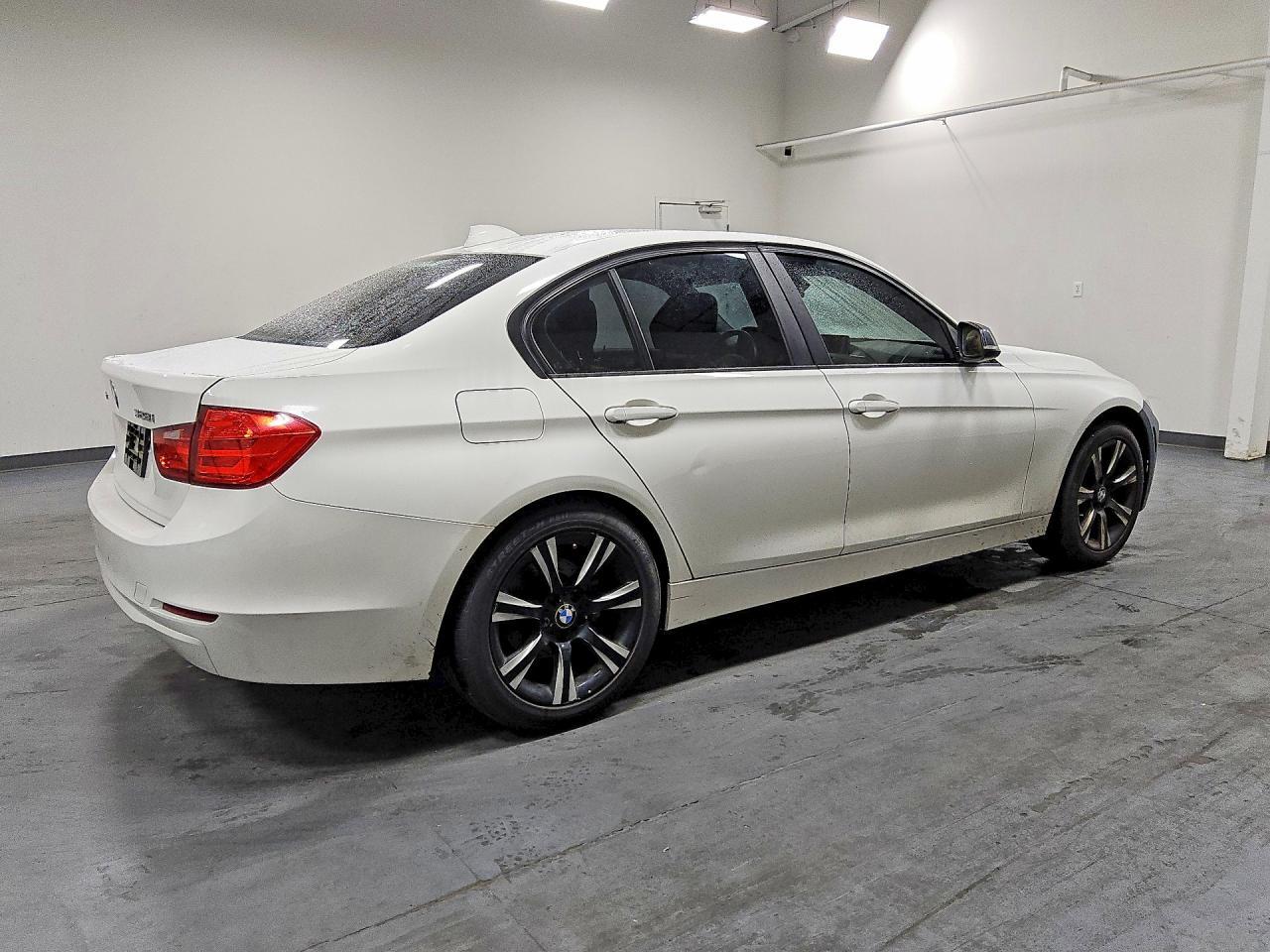 2013 BMW Seria 3 328i - zdjęcie 3