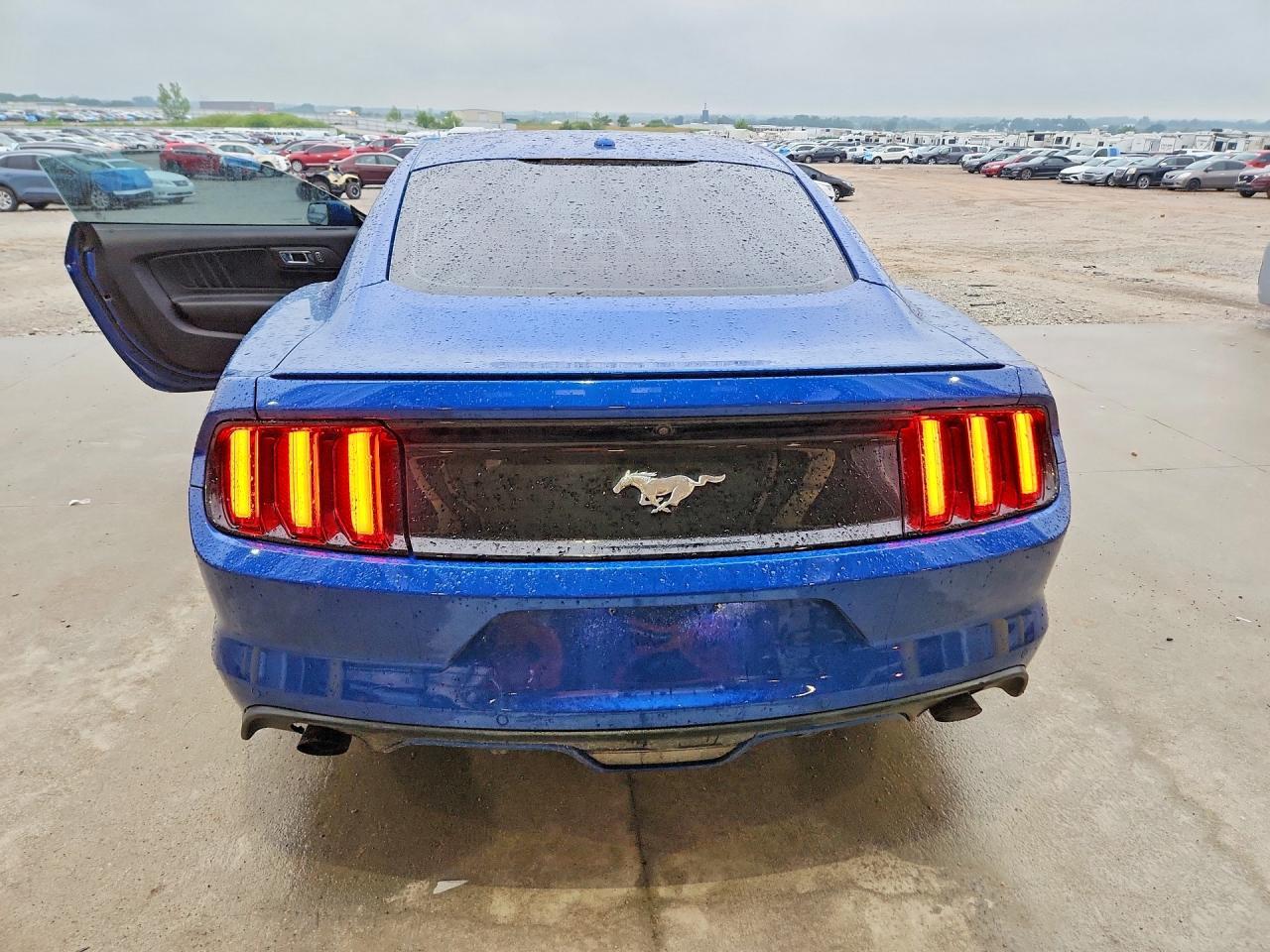 2017 Ford Mustang - zdjęcie 6