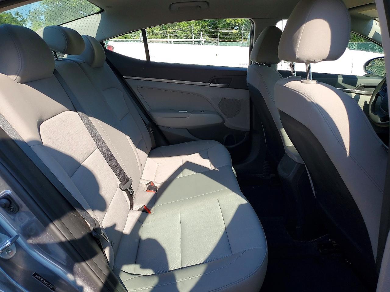2018 Hyundai Elantra Se - zdjęcie 10