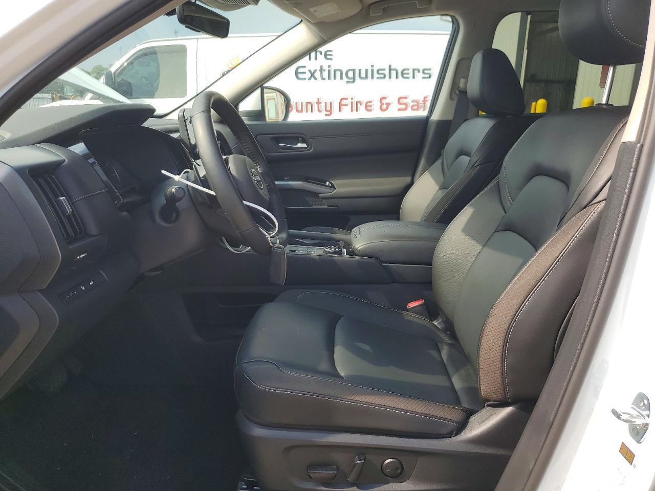 2025 Nissan Pathfinder Sl - zdjęcie 7