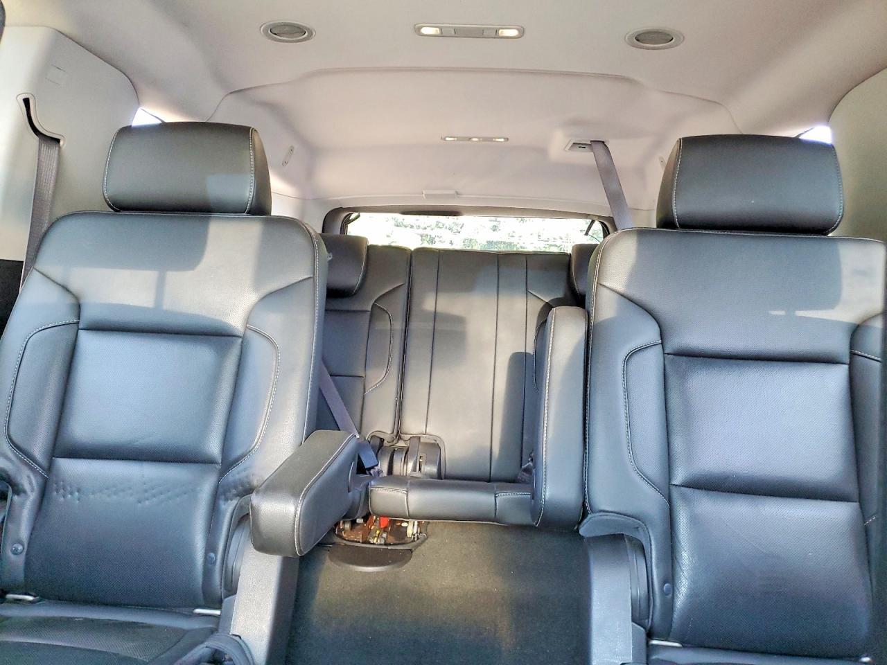 2017 Chevrolet Suburban K1500 Premier - zdjęcie 10