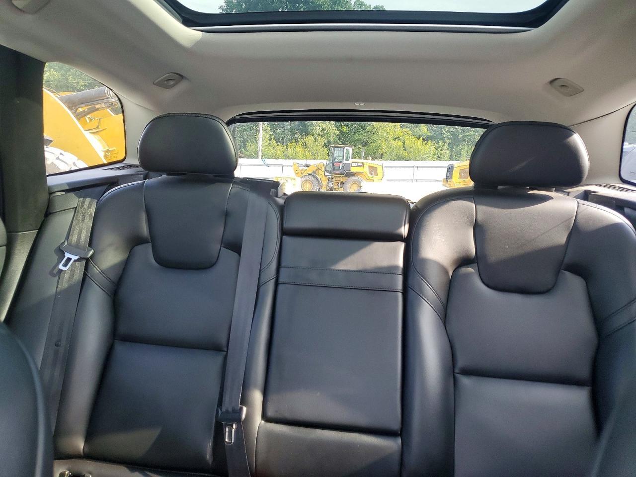 2019 Volvo Xc60 T5 Momentum - zdjęcie 10