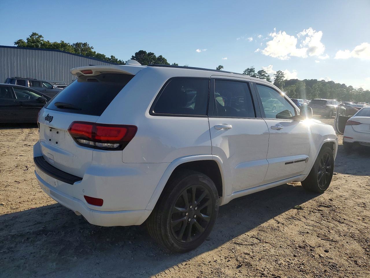 2020 Jeep Grand Cherokee Laredo - zdjęcie 3