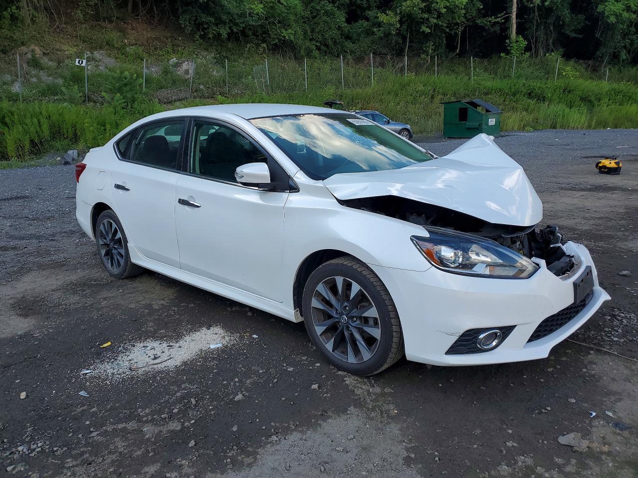 2018 Nissan Sentra Sr - zdjęcie 4