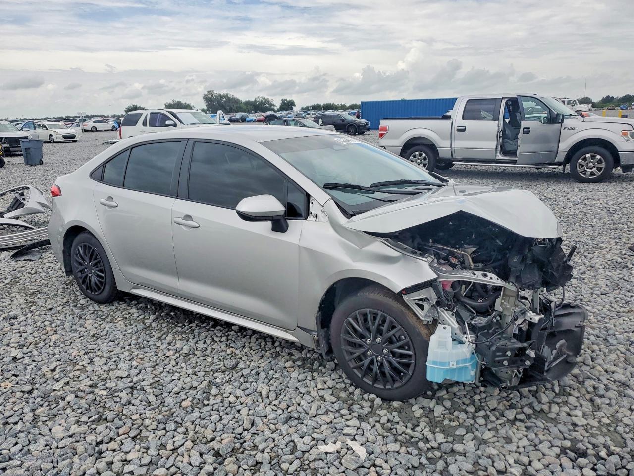2025 Toyota Corolla Le - zdjęcie 4