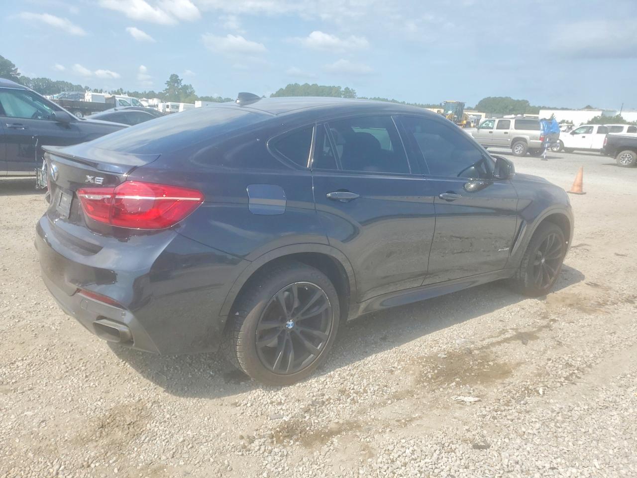 2016 BMW X6 xDrive50I - zdjęcie 3