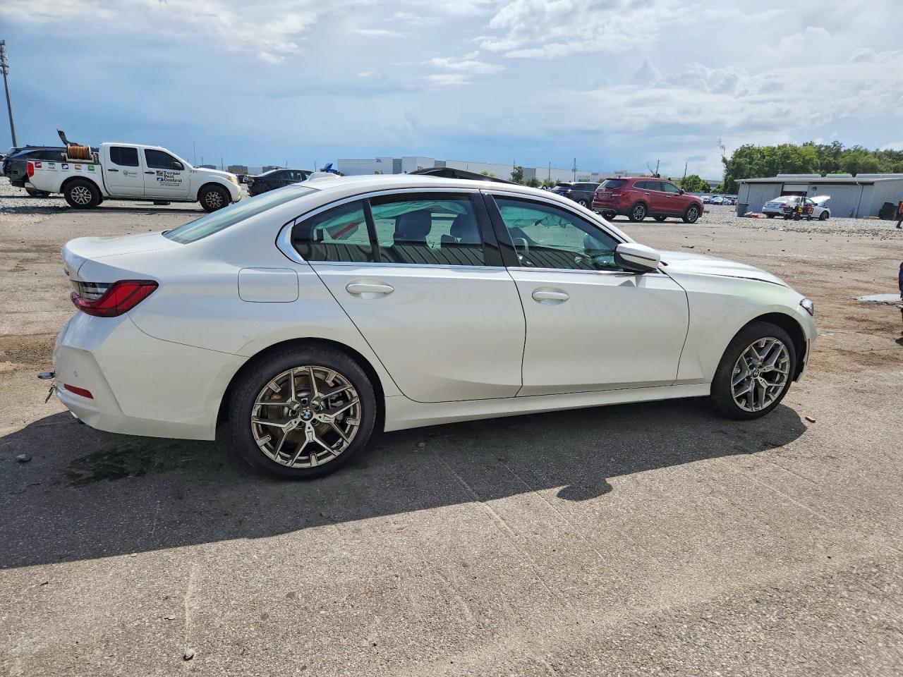 2026 BMW 330I - zdjęcie 3