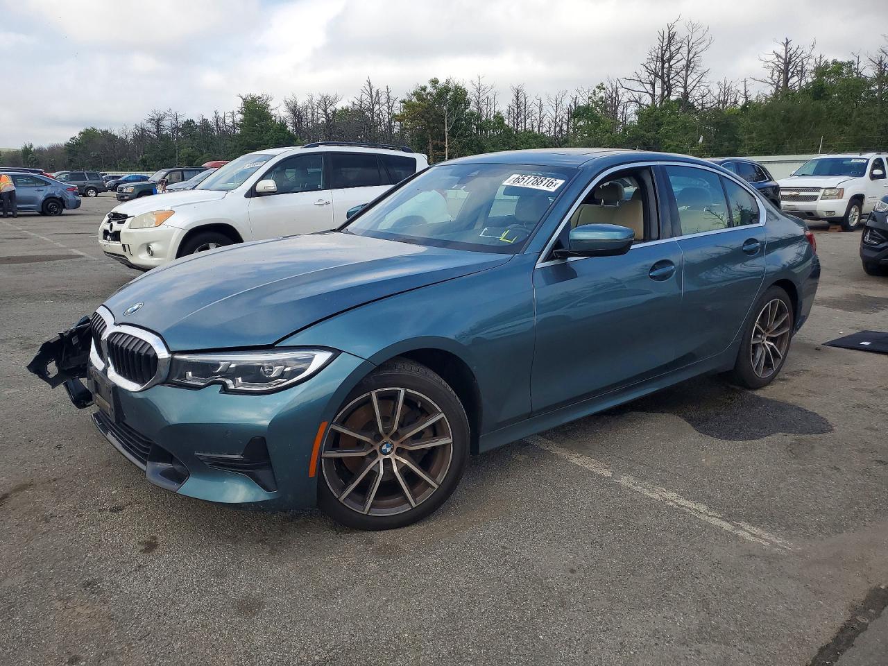 2021 BMW Seria 3 330i - zdjęcie główne