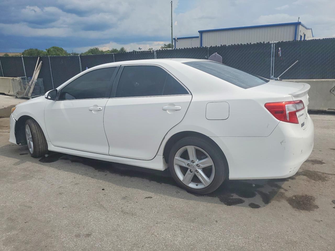2014 Toyota Camry Se - zdjęcie 2