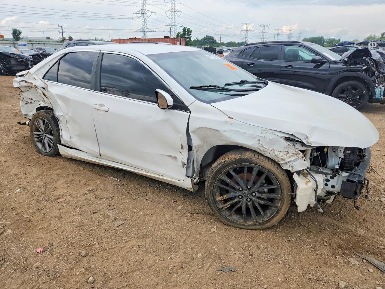2016 Toyota Camry Se - zdjęcie 4