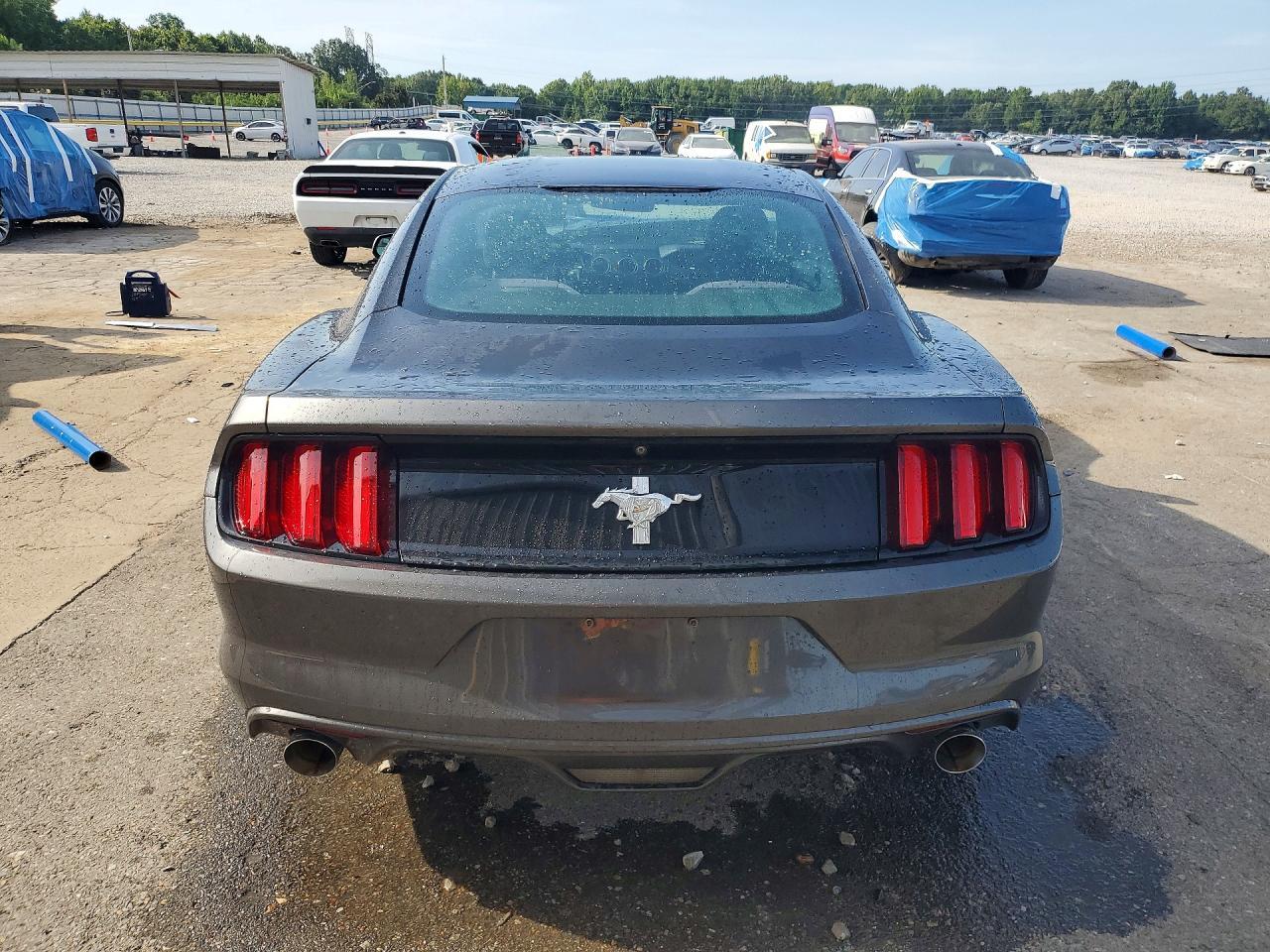 2015 Ford Mustang - zdjęcie 6