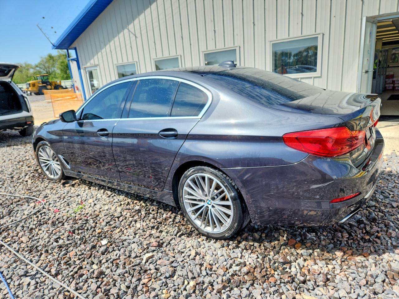 2019 BMW Seria 5 540i - zdjęcie 2