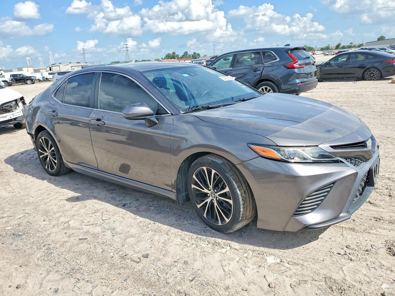 2020 Toyota Camry Se - zdjęcie 4