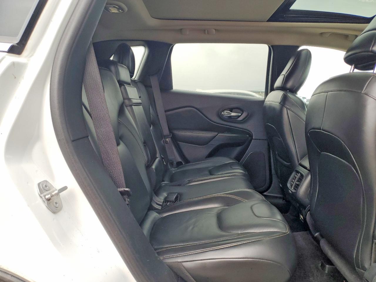 2016 Jeep Cherokee Limited - zdjęcie 11