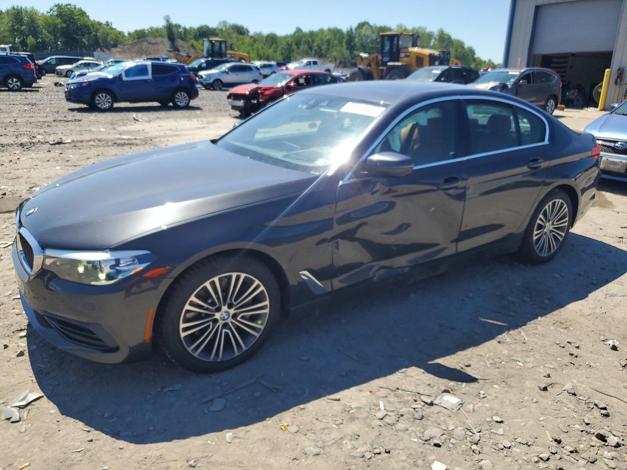 2020 BMW Seria 5 530i - zdjęcie główne