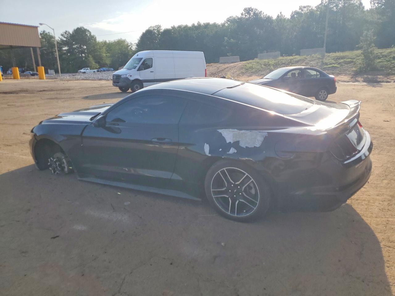 2017 Ford Mustang - zdjęcie 2