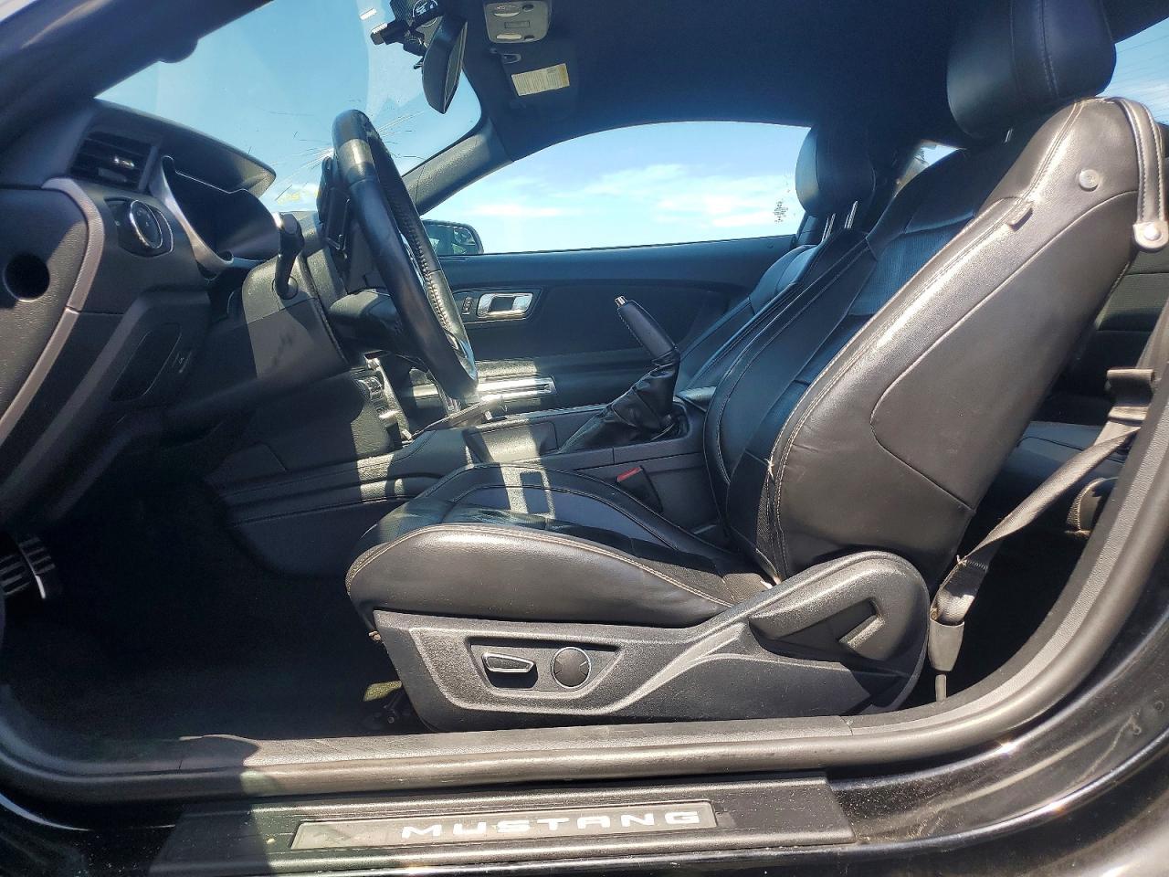 2018 Ford Mustang - zdjęcie 7