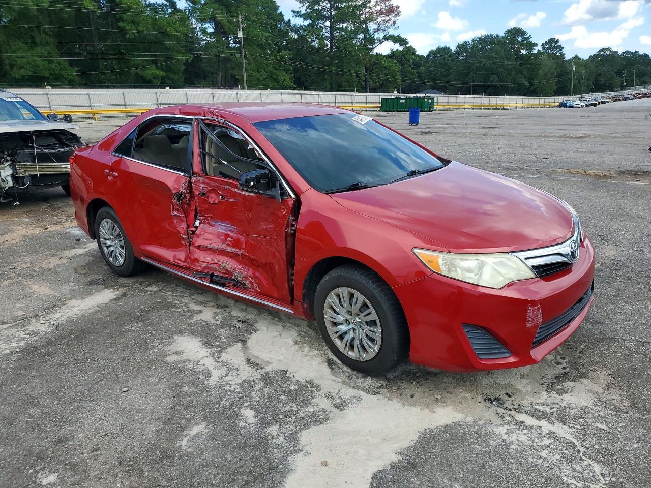 2014 Toyota Camry Le - zdjęcie 4