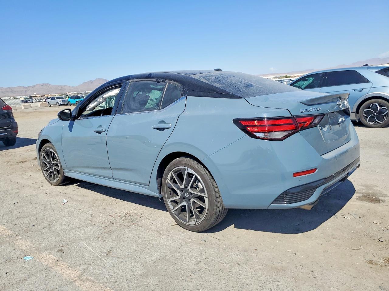 2025 Nissan Sentra Sr - zdjęcie 2